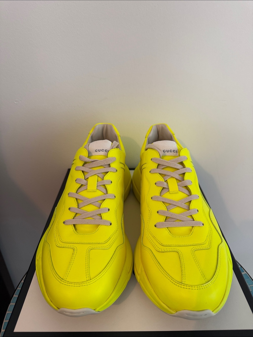 New Gucci Neon Yellow Leather Rhyton Sneakers - Picture 4 of 9